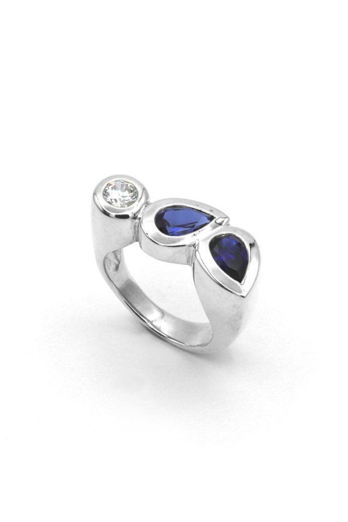 id649 silber ring brigitte synthetisch zwei blau saphir tropfen form zirkonia rund Goldschmiede Mace